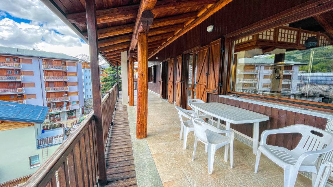 Sauze d'Oulx Apartment | 100 m² Apartment ∙ 2 bedrooms ∙ 7 guests