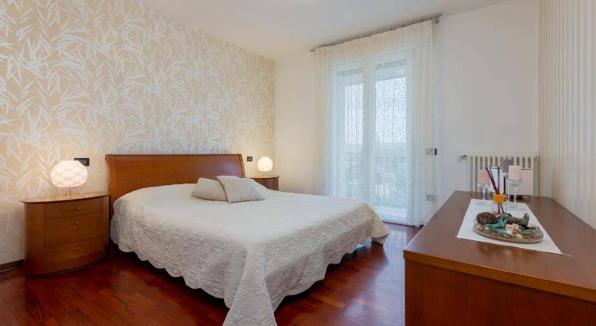 Due Carrare Apartment | 100 m² Apartment ∙ 2 bedrooms ∙ 6 guests