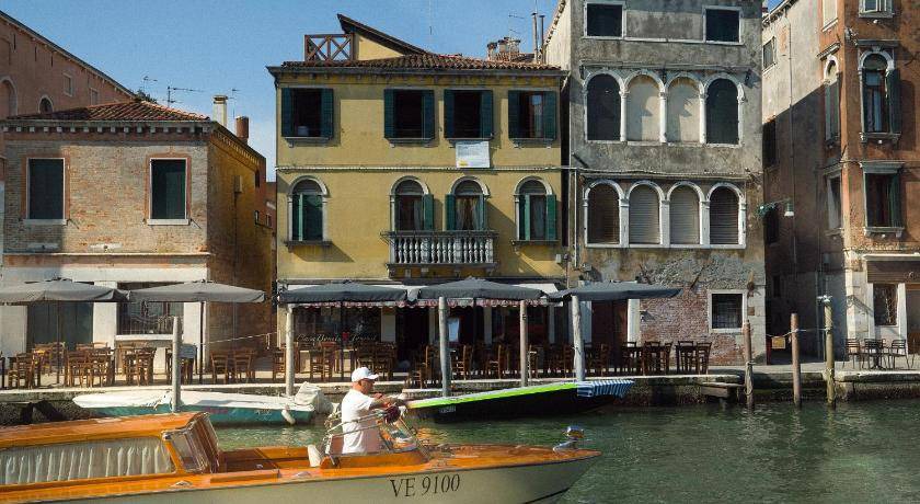 Cannaregio Apartment | 100 m² Apartment ∙ 2 bedrooms ∙ 5 guests