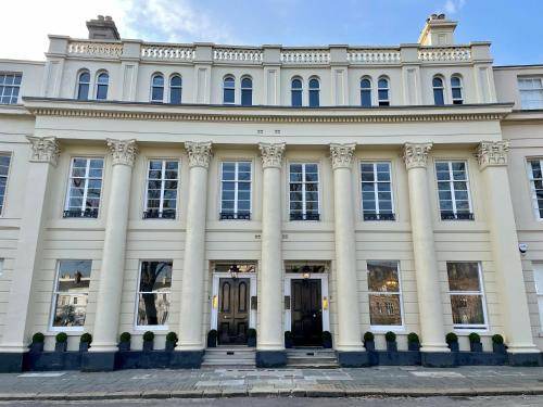 Belfast City Centre Apartment | 102 m² Serviced apartment ∙ 2 bedrooms ∙ 7 guests