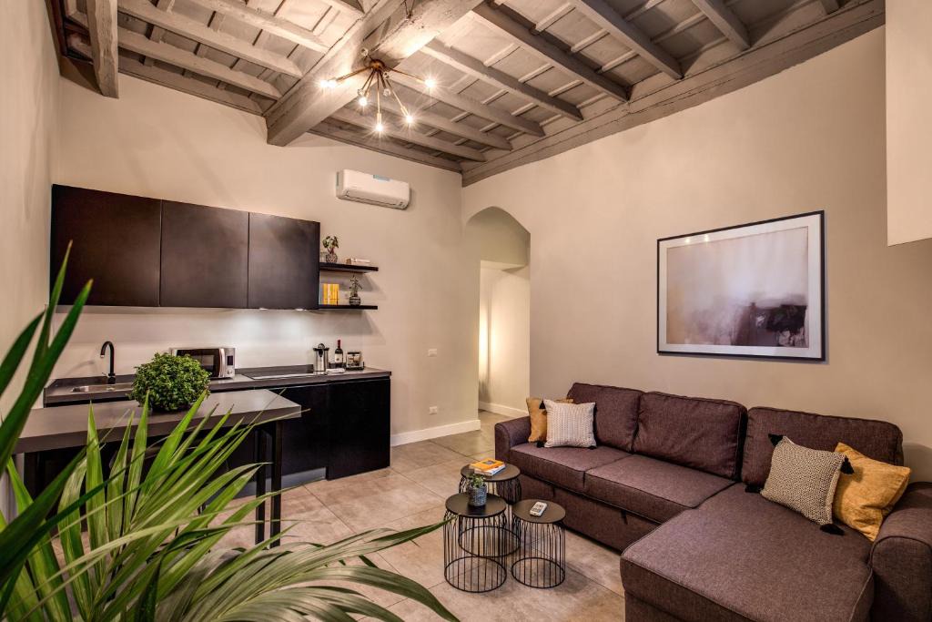 Rione VII Regola Apartment | 11 Via di Sant'Eligio