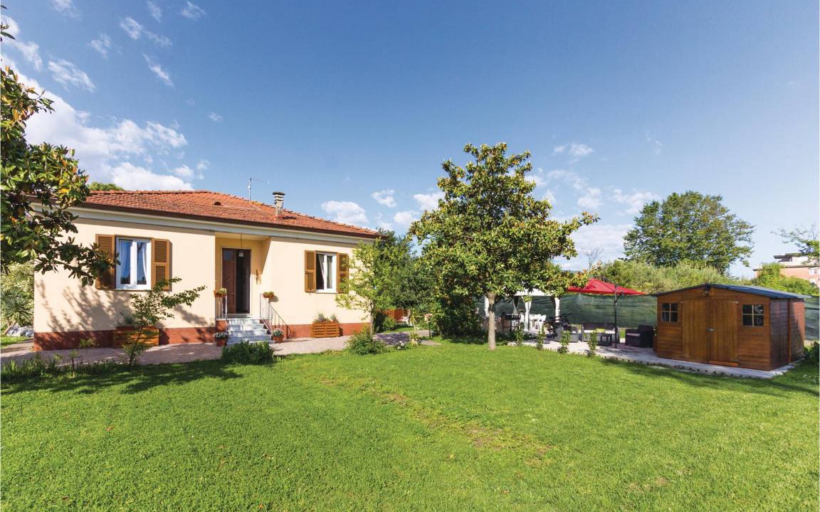 Marina di Massa House | 110 m² House ∙ 4 bedrooms ∙ 8 guests