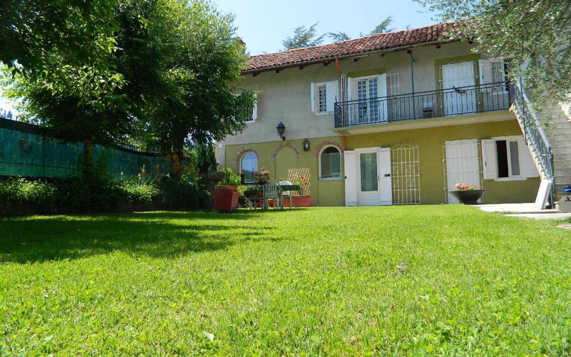 Diano d'Alba House | 110 m² House ∙ 2 bedrooms ∙ 5 guests