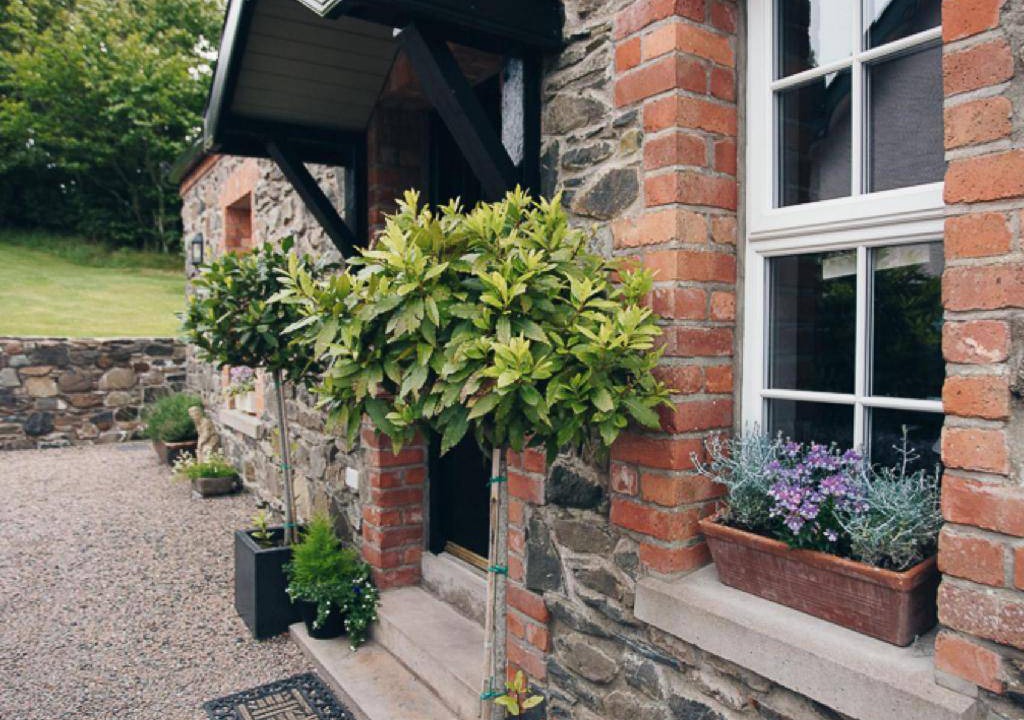 Hillsborough House | 130 m² House ∙ 2 bedrooms ∙ 4 guests