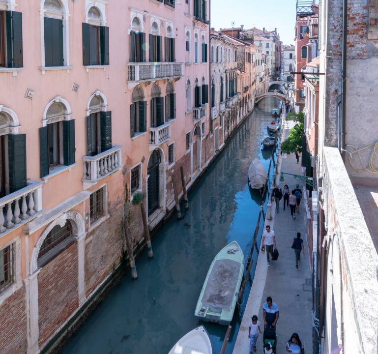Cannaregio Apartment | 150 m² Apartment ∙ 3 bedrooms ∙ 6 guests