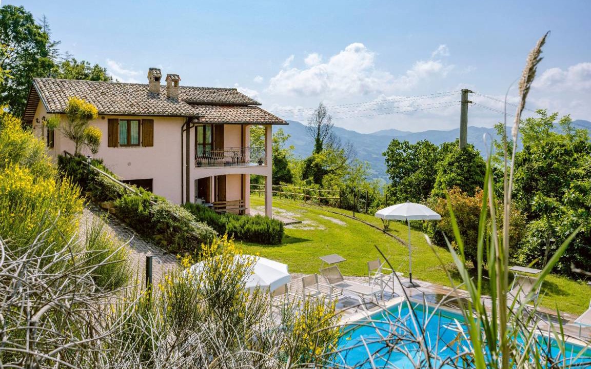 Acqualagna House | 190 m² House ∙ 6 bedrooms ∙ 16 guests