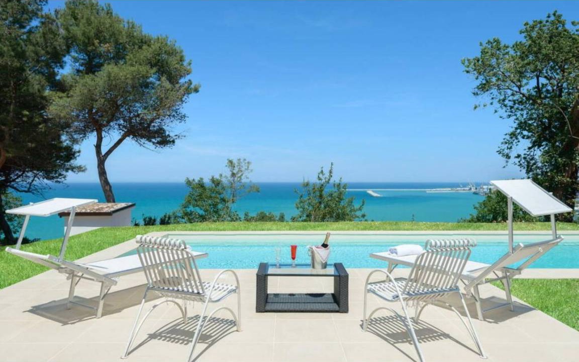 Palombina Nuova House | 200 m² House ∙ 5 bedrooms ∙ 12 guests