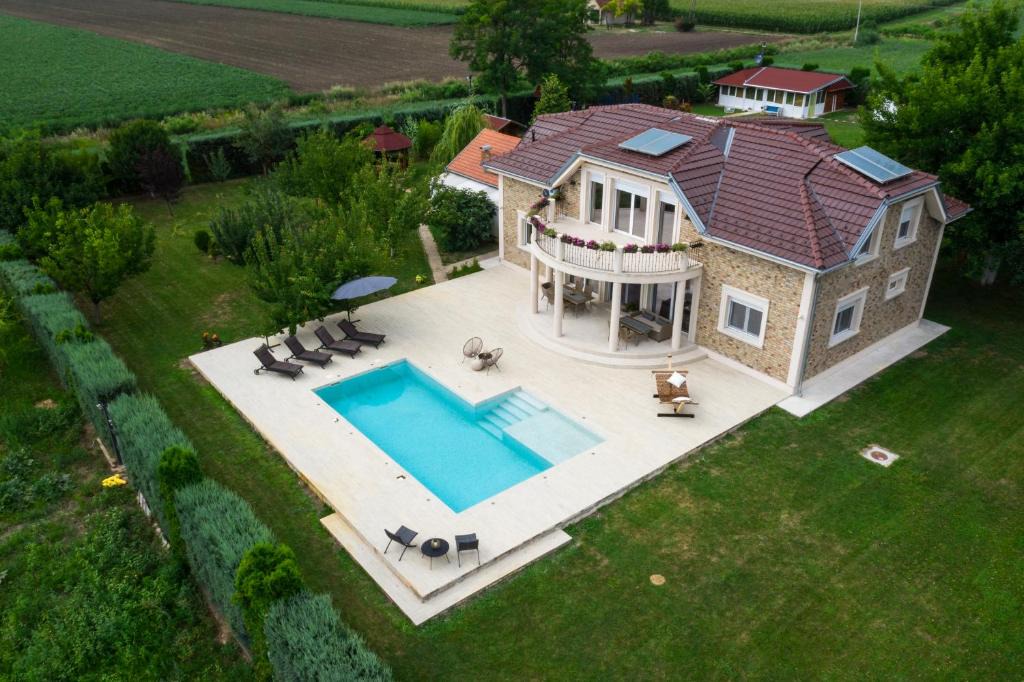 Novi Sad Villa | 22.22 house