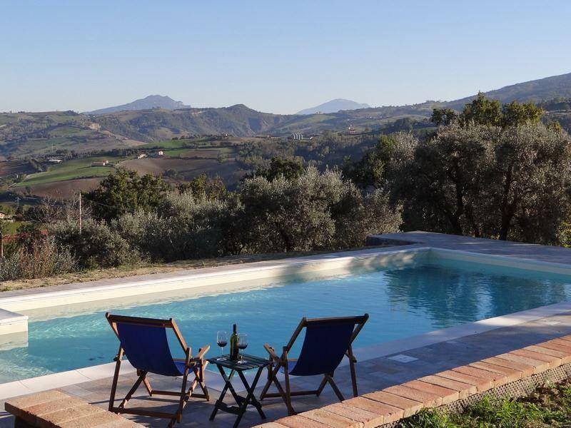 Penna San Giovanni House | 220 m² House ∙ 7 bedrooms ∙ 14 guests