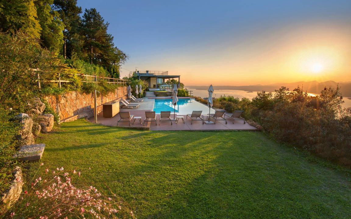 Torri del Benaco Villa | 250 m² Villa ∙ 5 bedrooms ∙ 10 guests