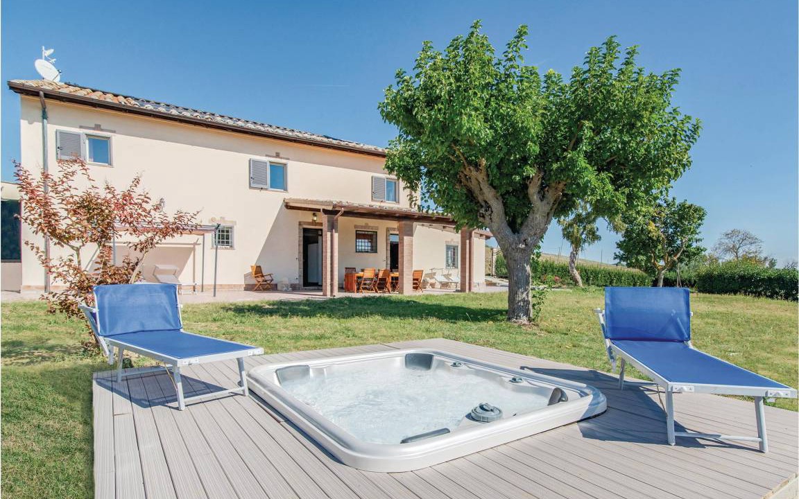 Mondavio House | 260 m² House ∙ 6 bedrooms ∙ 13 guests