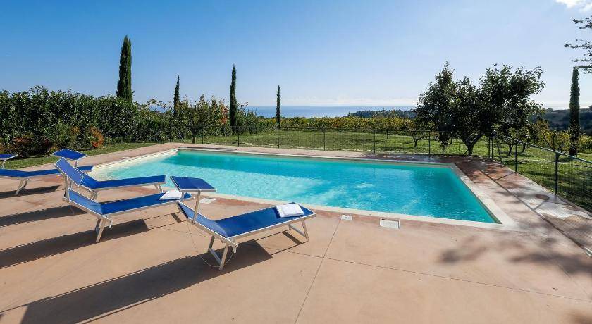 Cupra Marittima Villa | 280 m² Villa ∙ 5 bedrooms ∙ 11 guests