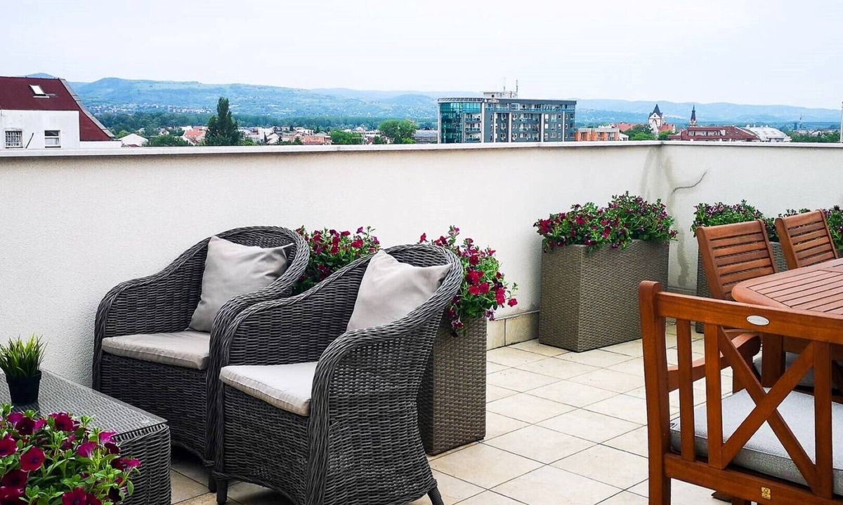 Novi Sad Apartment | 3 Bedroom Suite 98 sq m with Big Patio