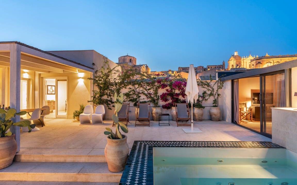 Noto Apartment | 300 m² Apartment ∙ 4 bedrooms ∙ 8 guests