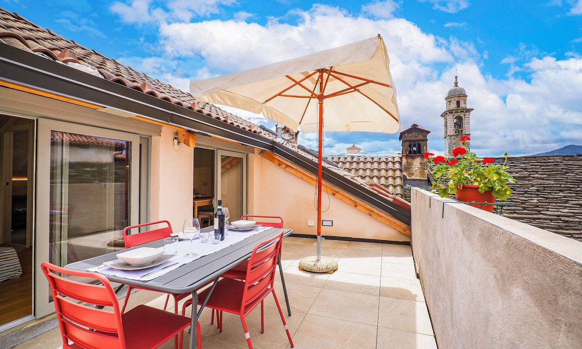 Miasino Apartment | 3½-room apartment over 2 levels with air conditioning and roof terrace