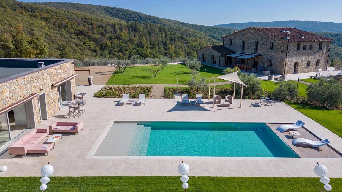 Badia a Ruoti Villa | 320 m² Villa ∙ 8 bedrooms ∙ 16 guests