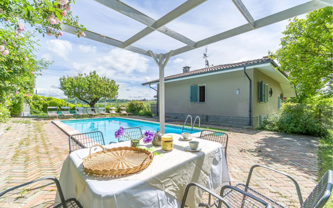 Agliano Terme House | 330 m² House ∙ 2 bedrooms ∙ 8 guests