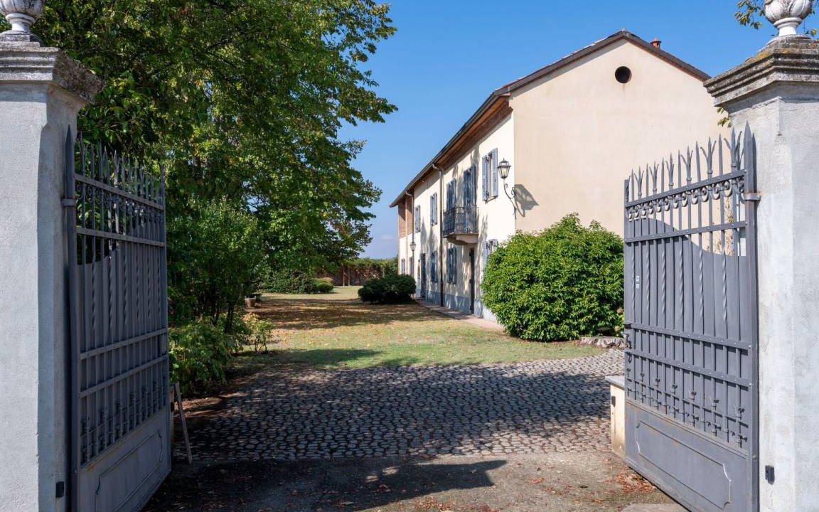 Pozzolo Formigaro Other | 350 m² Accommodation ∙ 5 bedrooms ∙ 10 guests