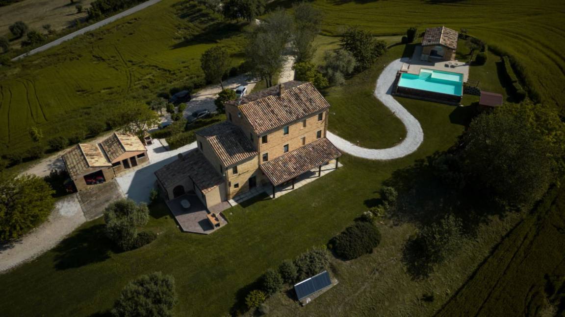 Loro Piceno House | 350 m² House ∙ 6 bedrooms ∙ 12 guests