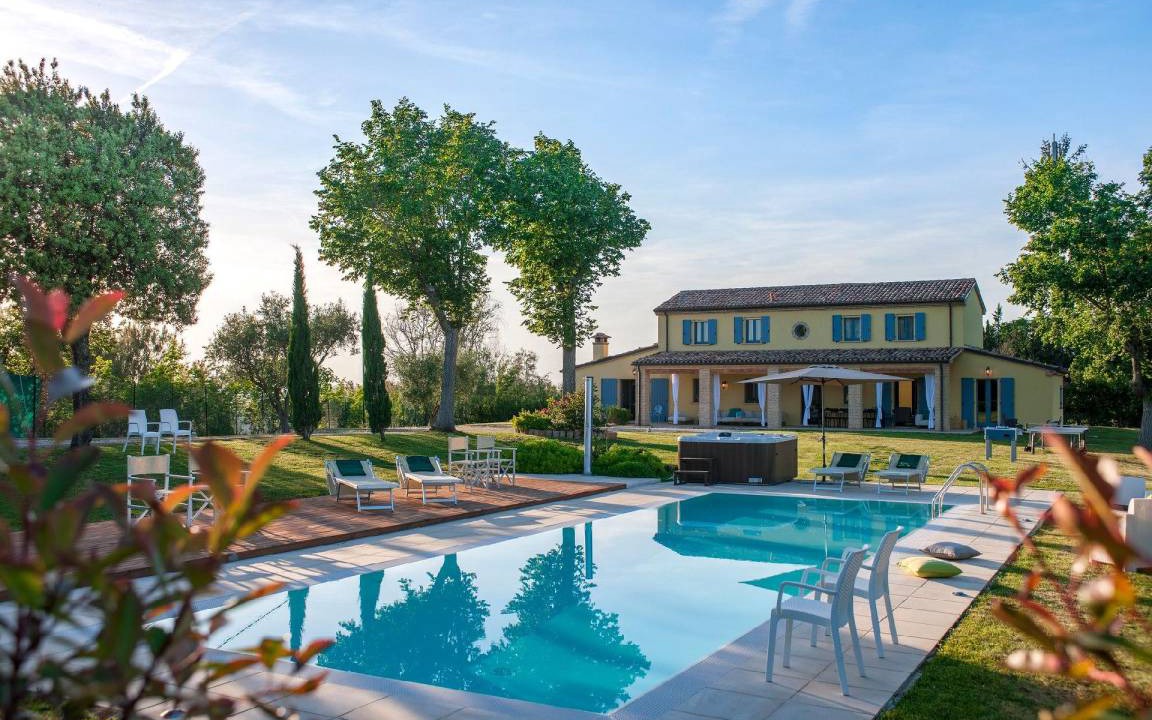 San Costanzo House | 350 m² House ∙ 6 bedrooms ∙ 14 guests