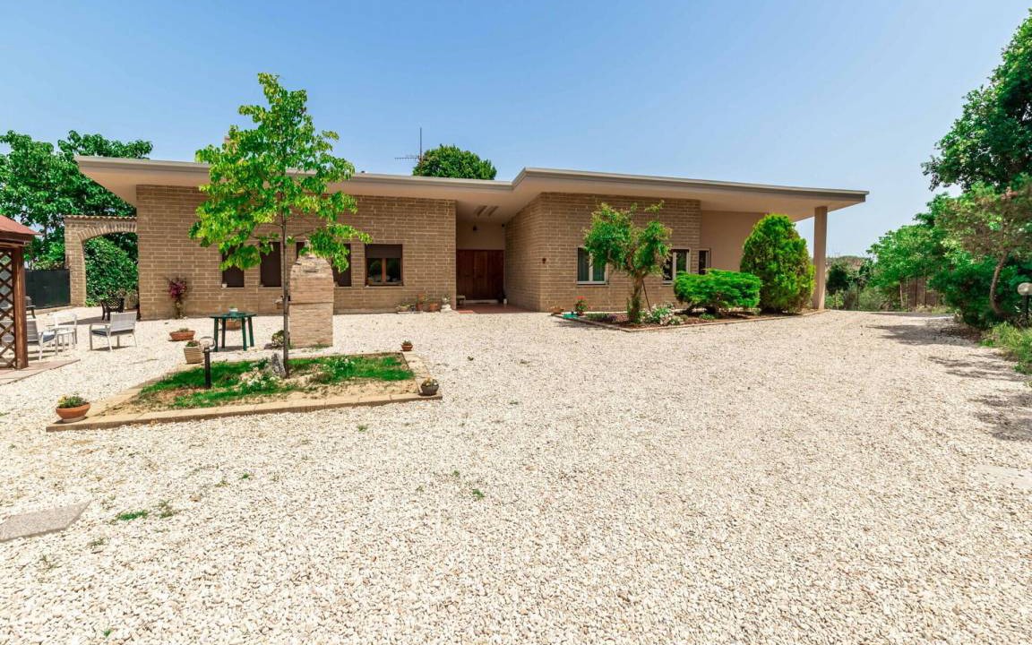 Sant'Elpidio a Mare Villa | 390 m² Villa ∙ 5 bedrooms ∙ 14 guests