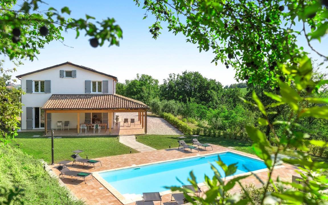 SantʼAngelo in Pontano House | 440 m² House ∙ 8 bedrooms ∙ 16 guests