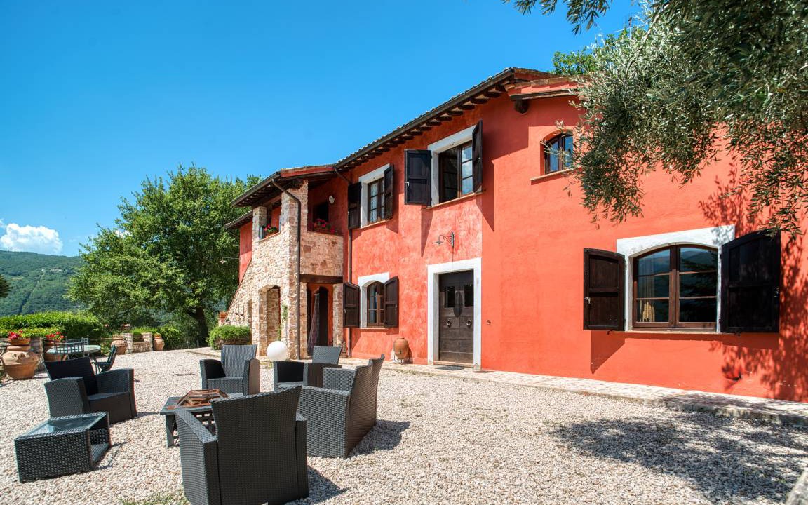 Sant'Anatolia di Narco House | 500 m² Farmhouse ∙ 9 bedrooms ∙ 19 guests