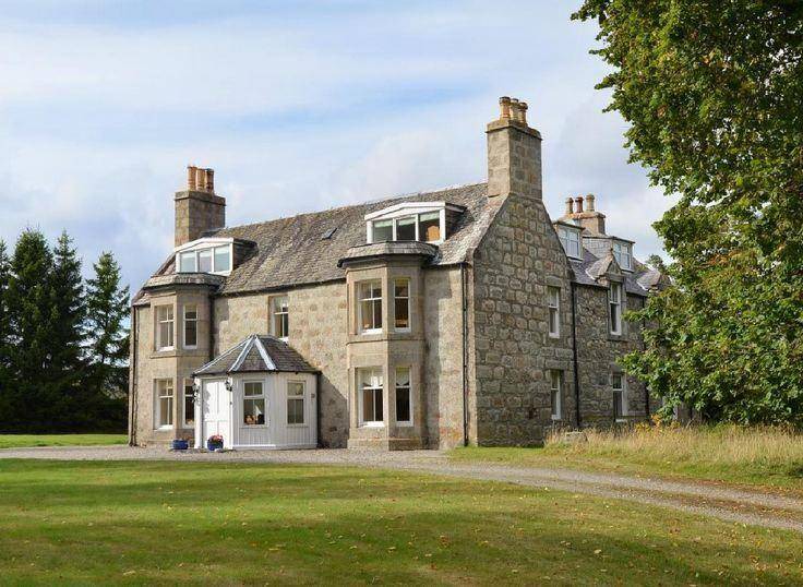 Grantown-on-Spey House | 550 m² House ∙ 7 bedrooms ∙ 13 guests