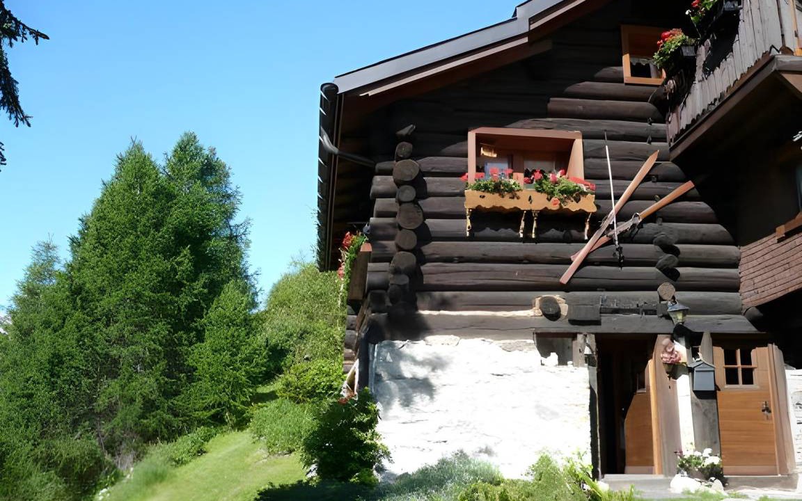 Ronco Ski Chalet | 99 m² Chalet ∙ 2 bedrooms ∙ 4 guests