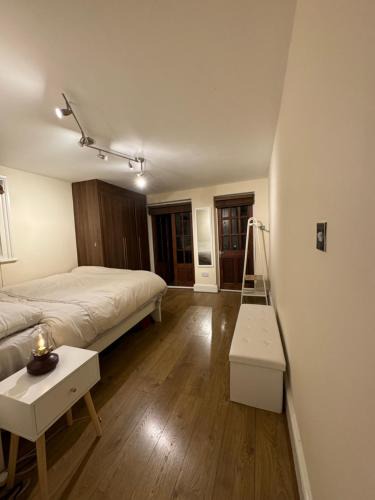 Vauxhall House | A beautiful room with a private garden