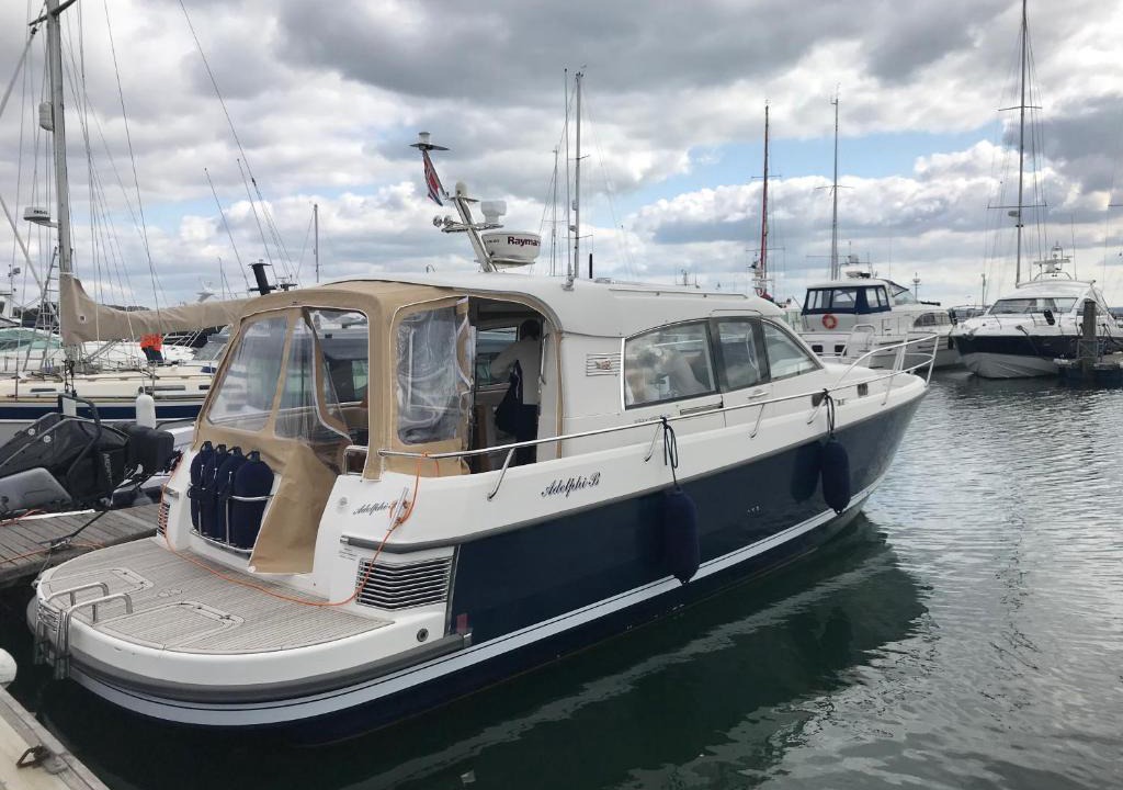 New Forest District Boat Rental | Adelphi B A Delightful 6 Berth Boat