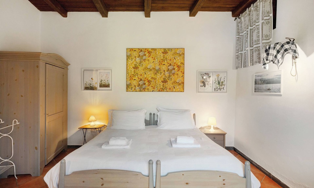 Fisciano Apartment | Agriturismo 'Double Room with Garden' with Mountain View, Shared Pool and Wi-Fi