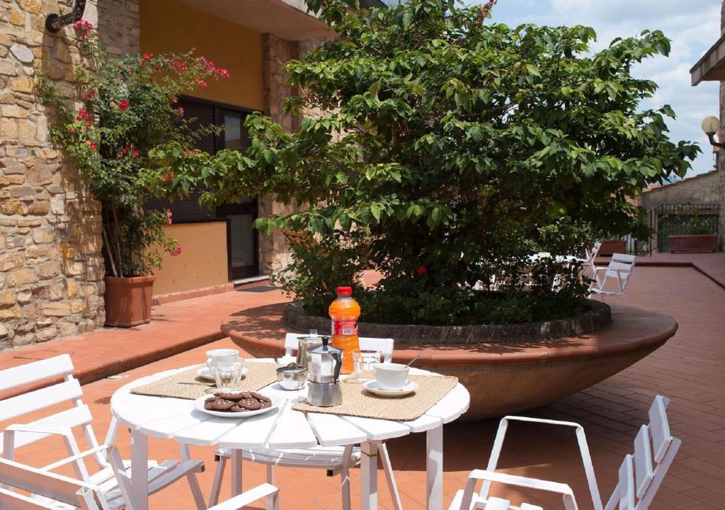 San Donato in Poggio House | Alluring Holiday Home in San Donato in Poggio with Swimming Pool