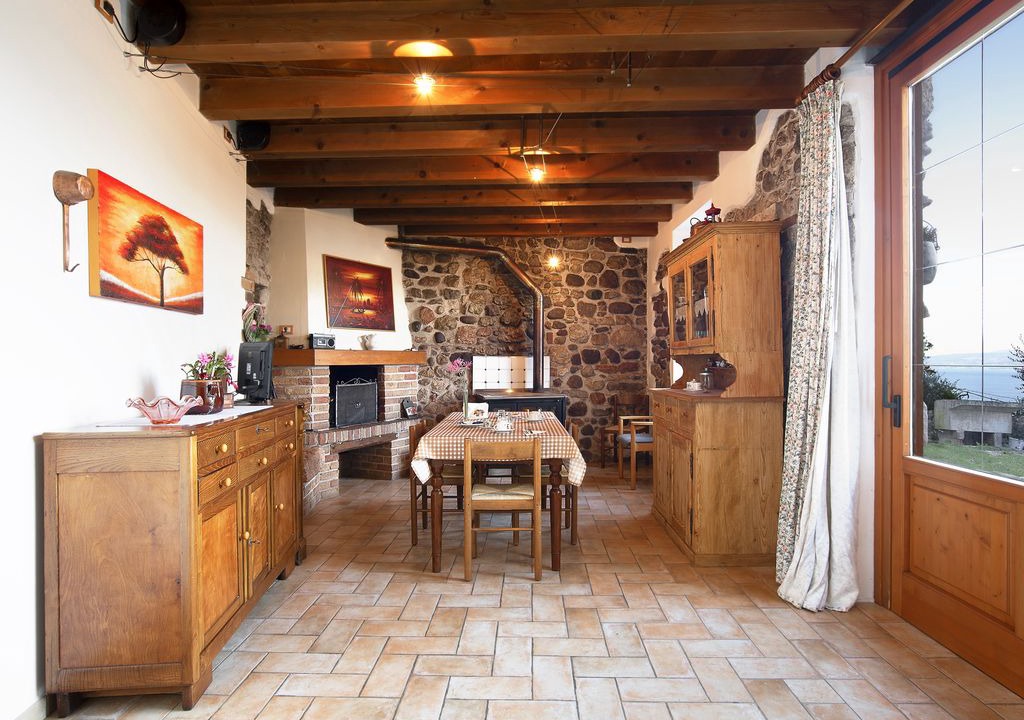 Albisano Apartment | Apartment Casa Silvia II with Lake View, Wi-Fi & Garden; Parking Available, Pets Allowed