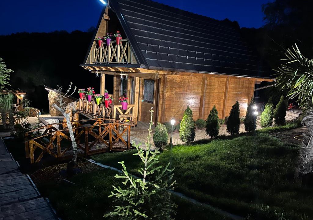 Vrdnik House | Apartmani Joka i Drvene kucice