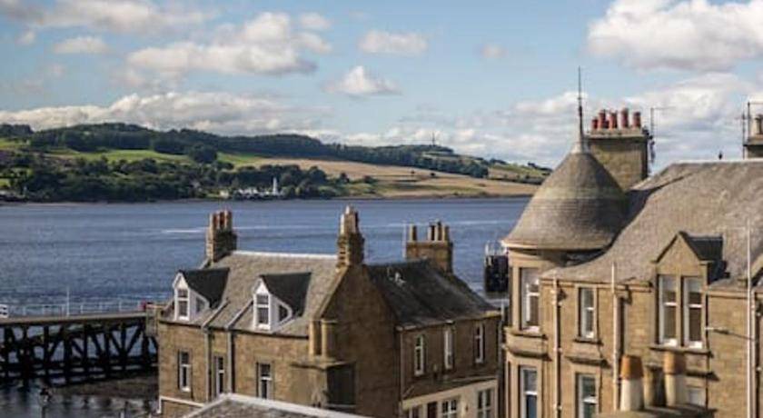 Broughty Ferry Apartment | Apartment ∙ 3 bedrooms ∙ 6 guests