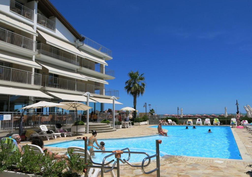 Roseto degli Abruzzi Apartment | Apartment Casa del Mar-1 by Interhome