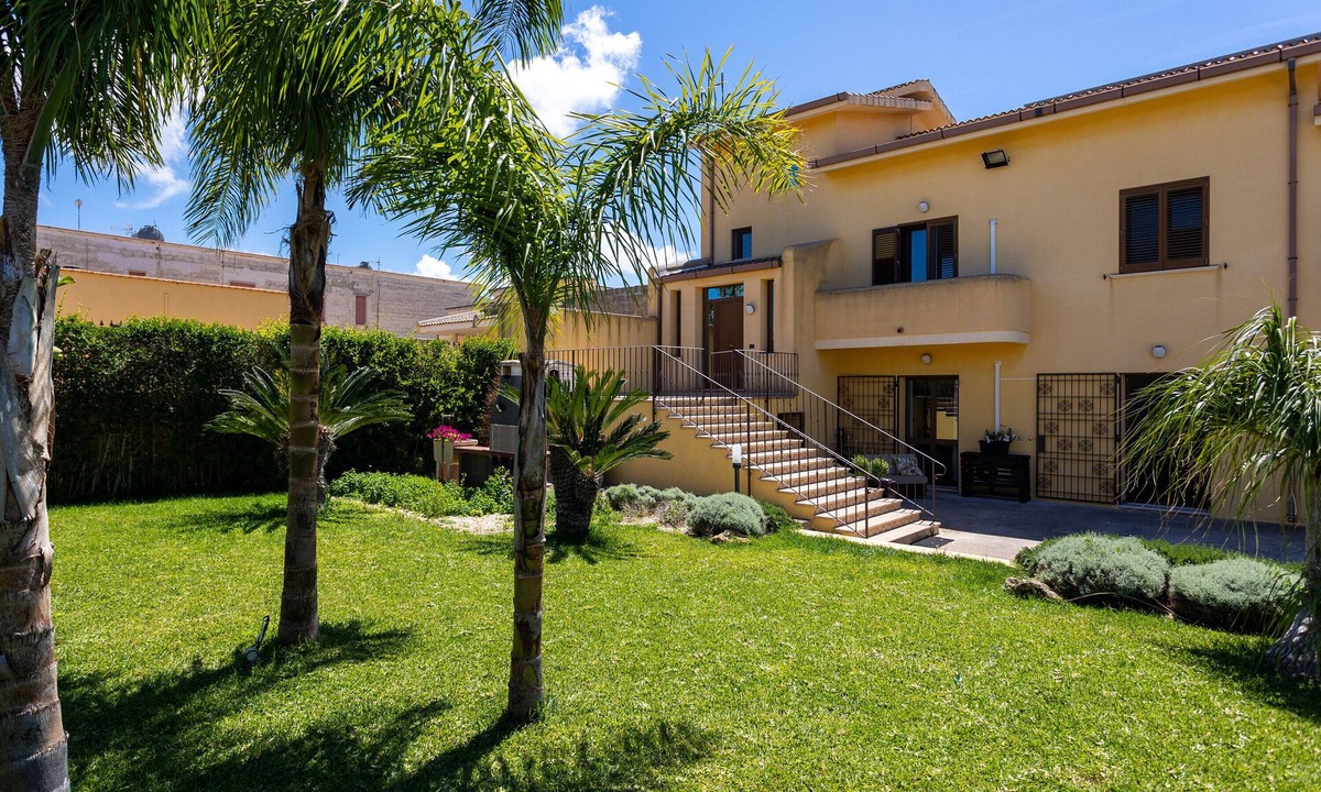 Arini Apartment | Apartment 'Casa Altoliva' with Shared Garden and Wi-Fi