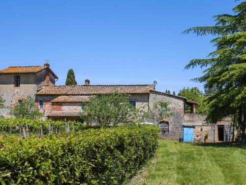 Monteriggioni Apartment | Apartment Fattoria Petraglia - Loggiato by Interhome