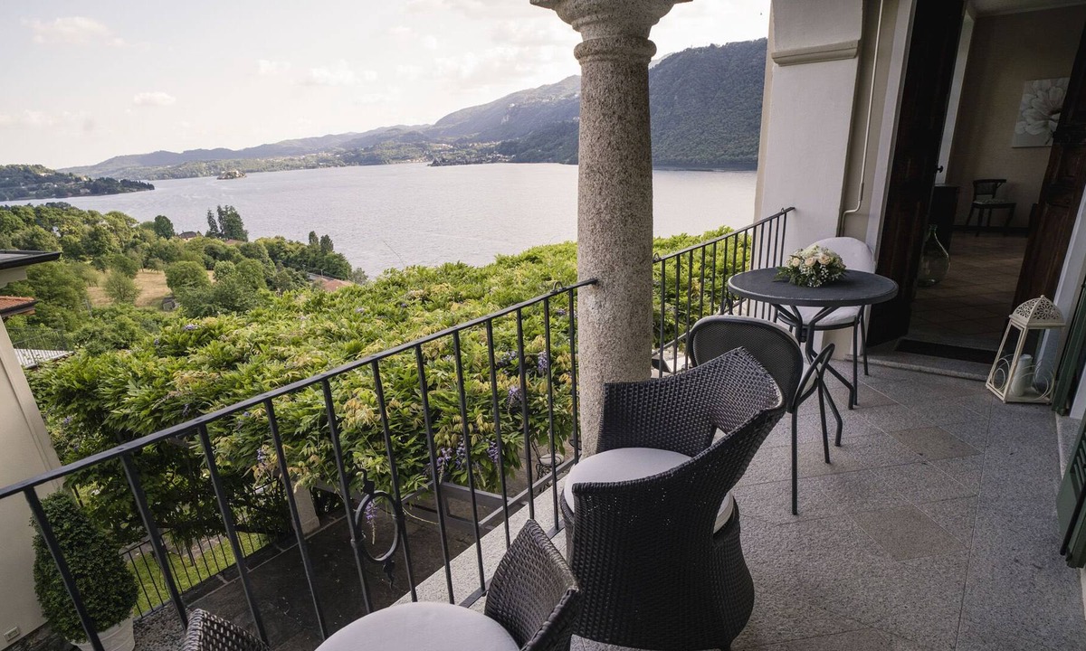 Century Villa Terrace Orta | Crabbia
