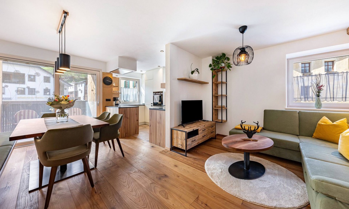 Sarntal Apartment | Apartment 'J N Appartement Spritzenhaus' with Balcony and Wi-Fi