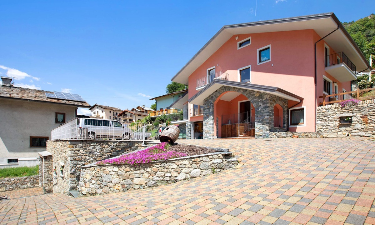 Chantignan Apartment | Apartment "Maison Povil" with Mountain View, Private Garden & Wi-Fi