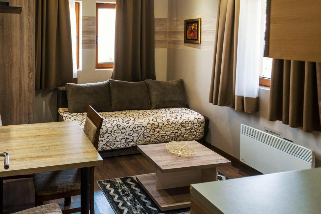 Lisina Apartment | Apartment Petrovic br.4 Milmari D
