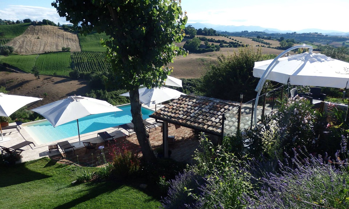 Petritoli Villa | Apartment Sibbilini, Pool, Top equipment, Villa Bellazona