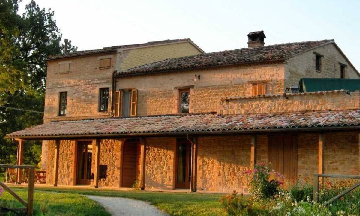 San Ginesio Apartment | Apartment with rustic charm and amazing views of the Sibillini Mountains