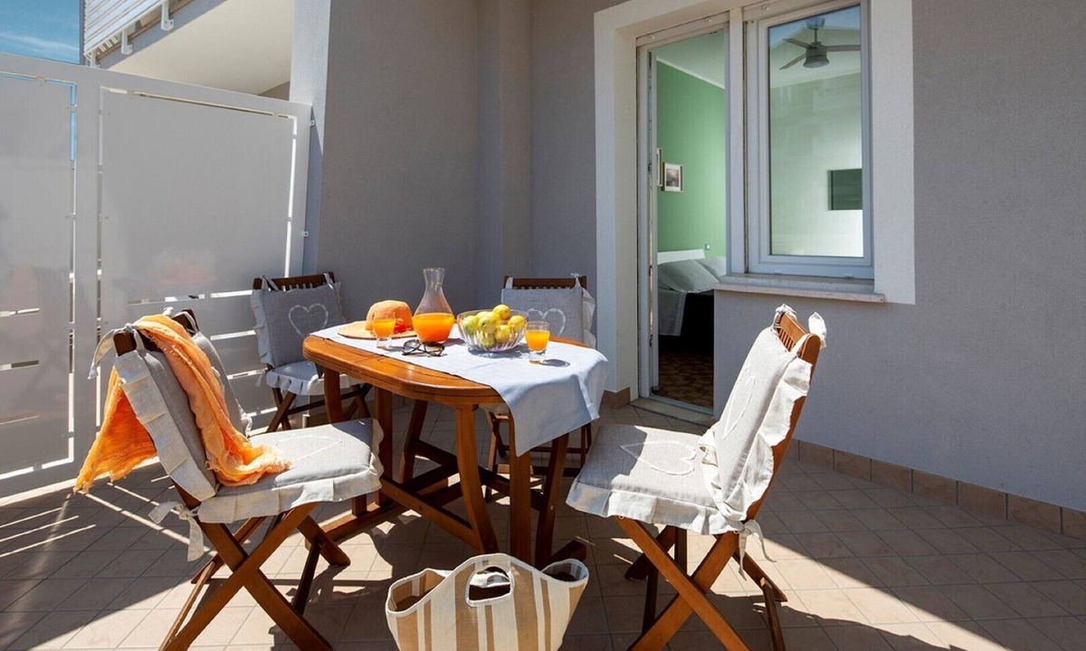 Miramare Apartment | Apartments in Miramare di Rimini 150 meters from the Sea - Ross 2/A