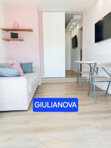 Giulianova Apartment | Attico con Terrazzo Panoramico e cucina attrezzata, Nel centro di Giulianova, a due passi dal Mare, Con Servizio biciclette