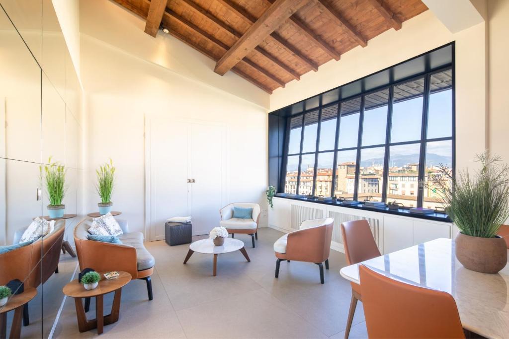 San Niccolo Apartment | Attico Ponte Vecchio Vista Duomo+Parking+Terrazzo