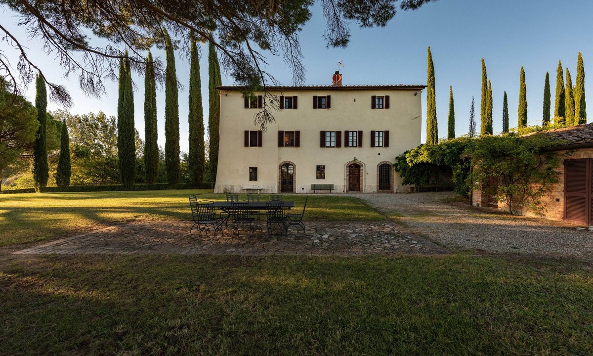 Siena House | Beautiful house on garden with shared pool just a few minutes Siena Tuscany