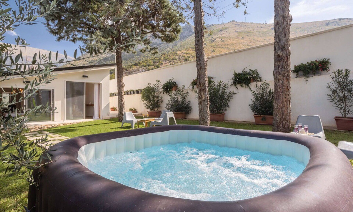 Cinisi House | Beautiful private villa for 4 guests with hot tub, A/C, WIFI and TV